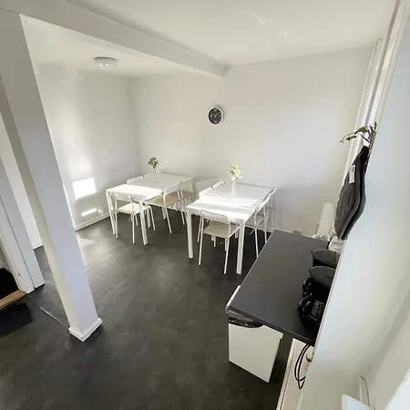 Central Large Double Room With Free Parking Aalborg