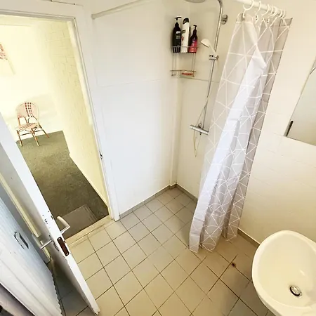 Large Double With Free Parking Semesterbostad Ålborg
