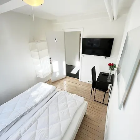 Semesterbostad Large Double With Free Parking *